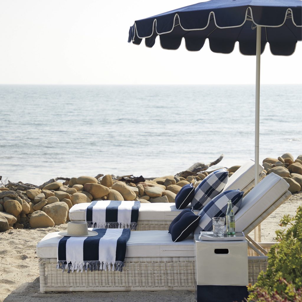 Outdoor Cushions and Pillows Water resistant